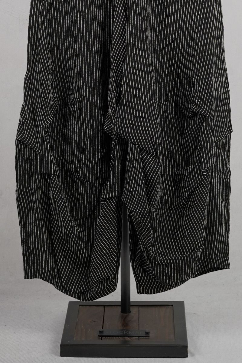 dogstar-ember-tuck-pants-black-abby-maud-face-bas.jpg dogstar ember tuck pants black abby maud face bas