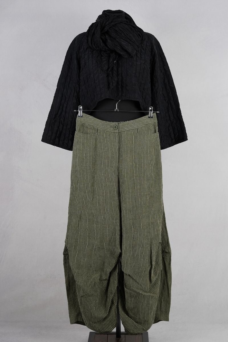 dogstar-ember-tuck-pants-moss-abby-maud-face.jpg dogstar ember tuck pants moss abby maud face