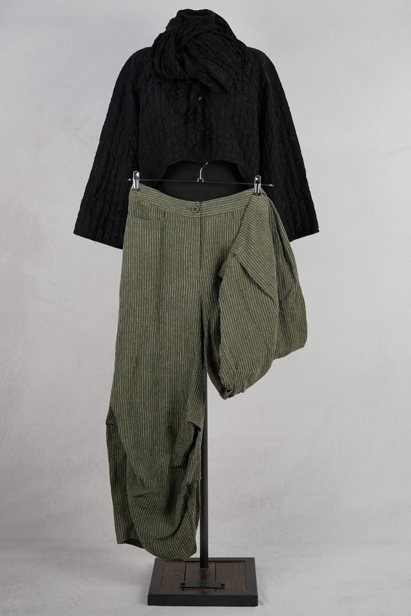 dogstar-ember-tuck-pants-moss-abby-maud-face-jambe-pied.jpg dogstar ember tuck pants moss abby maud face jambe pied