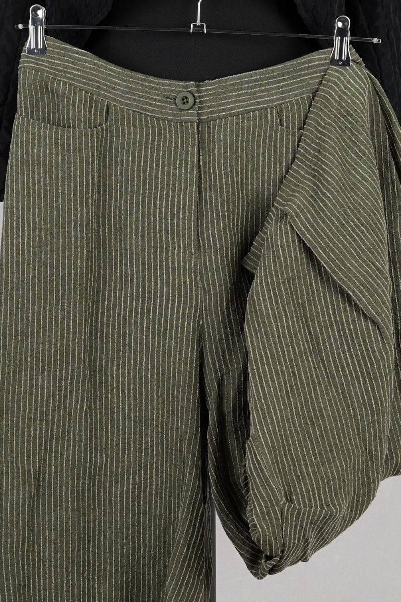 dogstar-ember-tuck-pants-moss-abby-maud-face-jambe-zoom.jpg dogstar ember tuck pants moss abby maud face jambe zoom