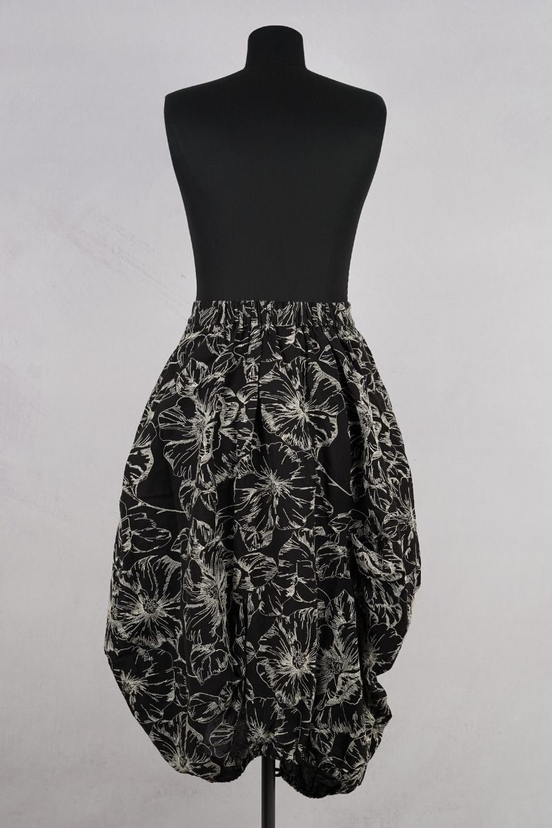 dogstar-sazanka-balloon-skirt-black-abby-maud-dos.jpg dogstar sazanka balloon skirt black abby maud dos