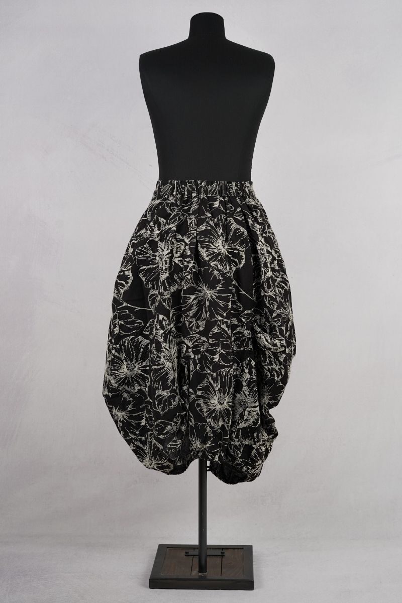 dogstar-sazanka-balloon-skirt-black-abby-maud-dos-pied.jpg dogstar sazanka balloon skirt black abby maud dos pied