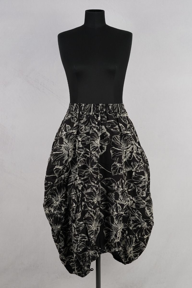 dogstar-sazanka-balloon-skirt-black-abby-maud-face-bas-attache-lien.jpg dogstar sazanka balloon skirt black abby maud face bas attache lien