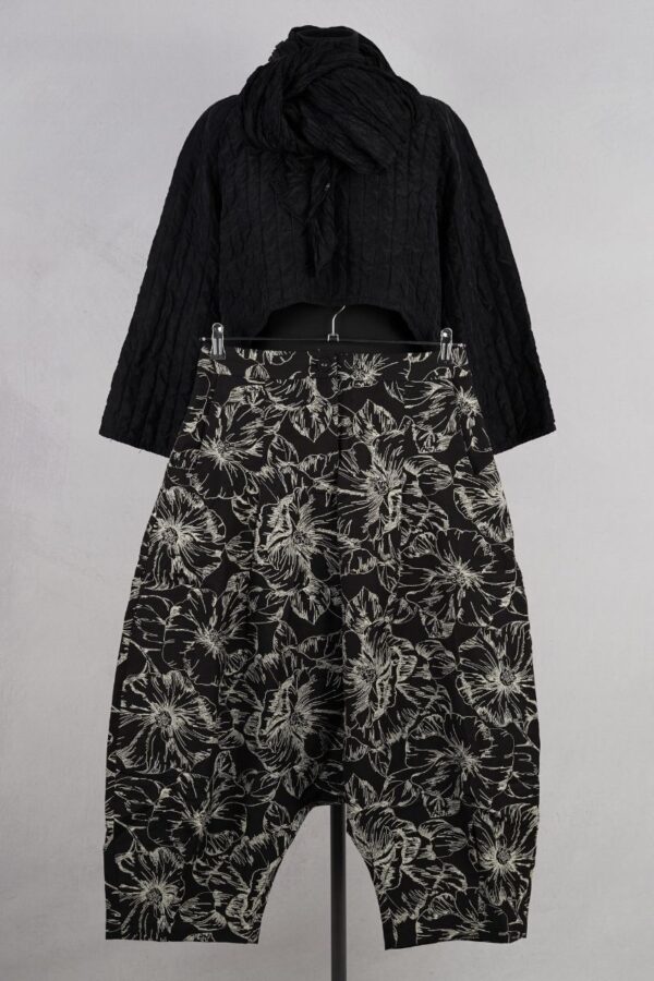dogstar sazanka low pants black abby maud face