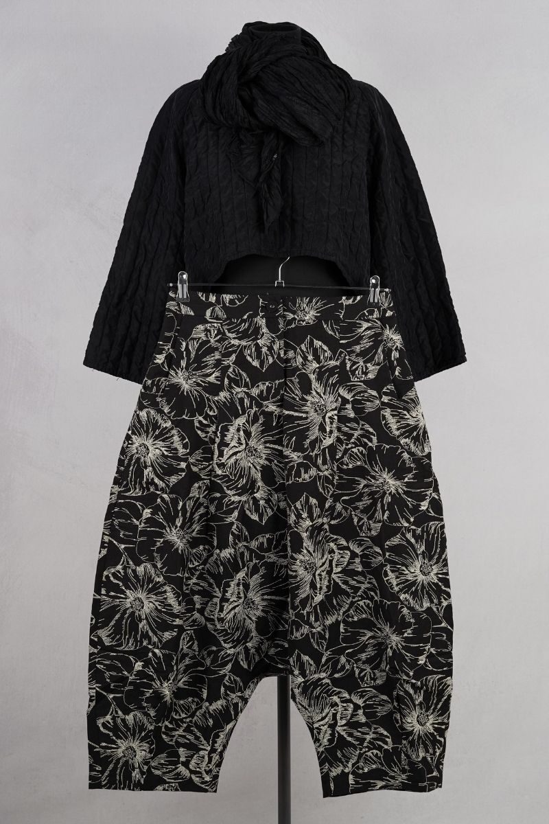 dogstar sazanka low pants black abby maud face