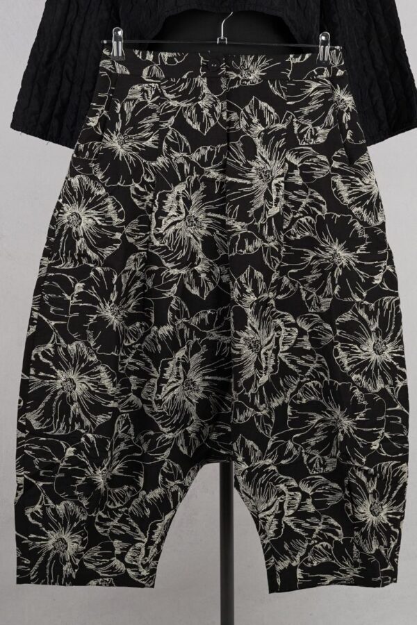 dogstar sazanka low pants black abby maud face zoom