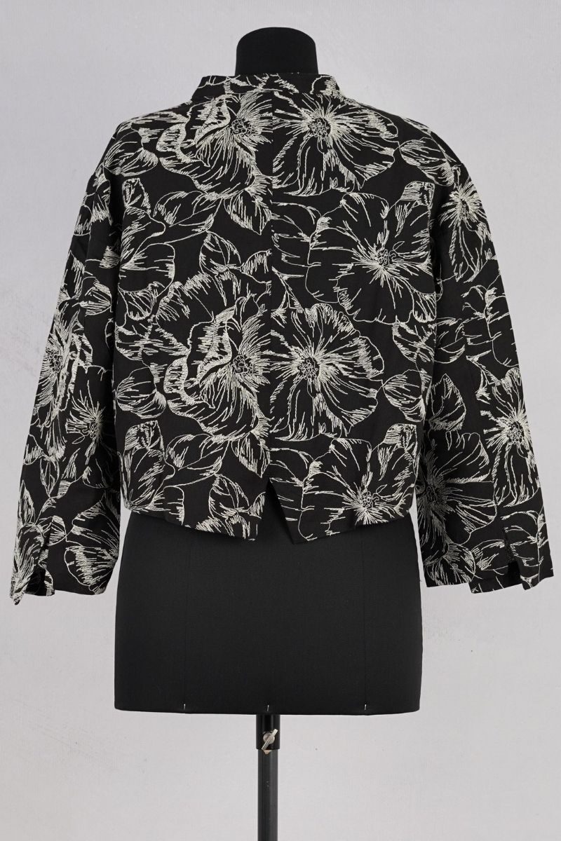 dogstar-sazanka-short-jacket-black-abby-maud-dos.jpg dogstar sazanka short jacket black abby maud dos