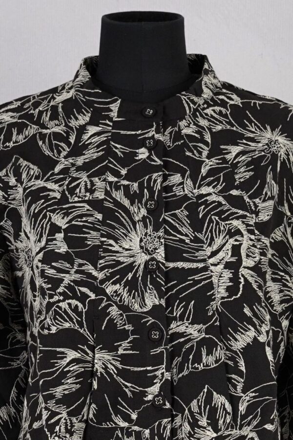 dogstar sazanka short jacket black abby maud face zoom