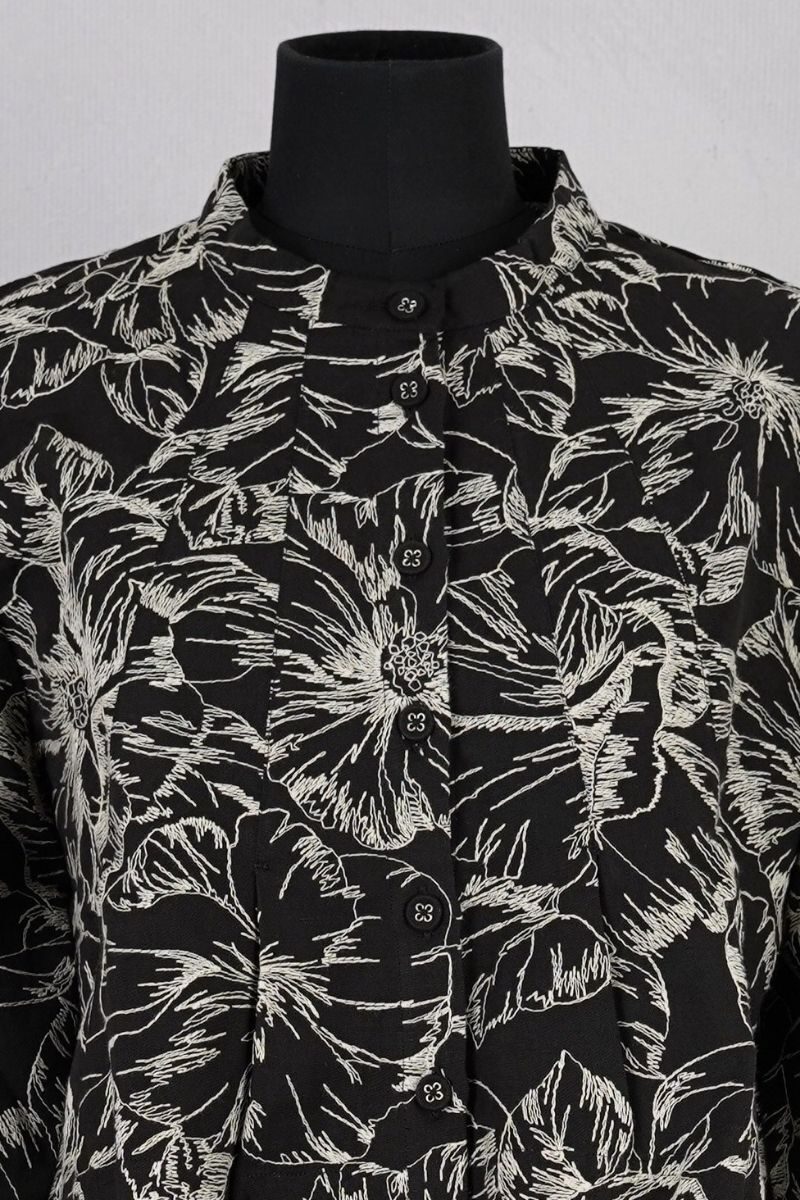 dogstar-sazanka-short-jacket-black-abby-maud-face-zoom.jpg dogstar sazanka short jacket black abby maud face zoom