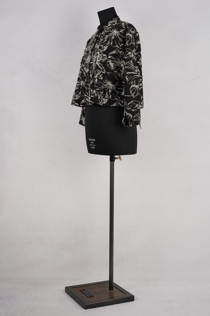 dogstar-sazanka-short-jacket-black-abby-maud-profil-pied.jpg dogstar sazanka short jacket black abby maud profil pied