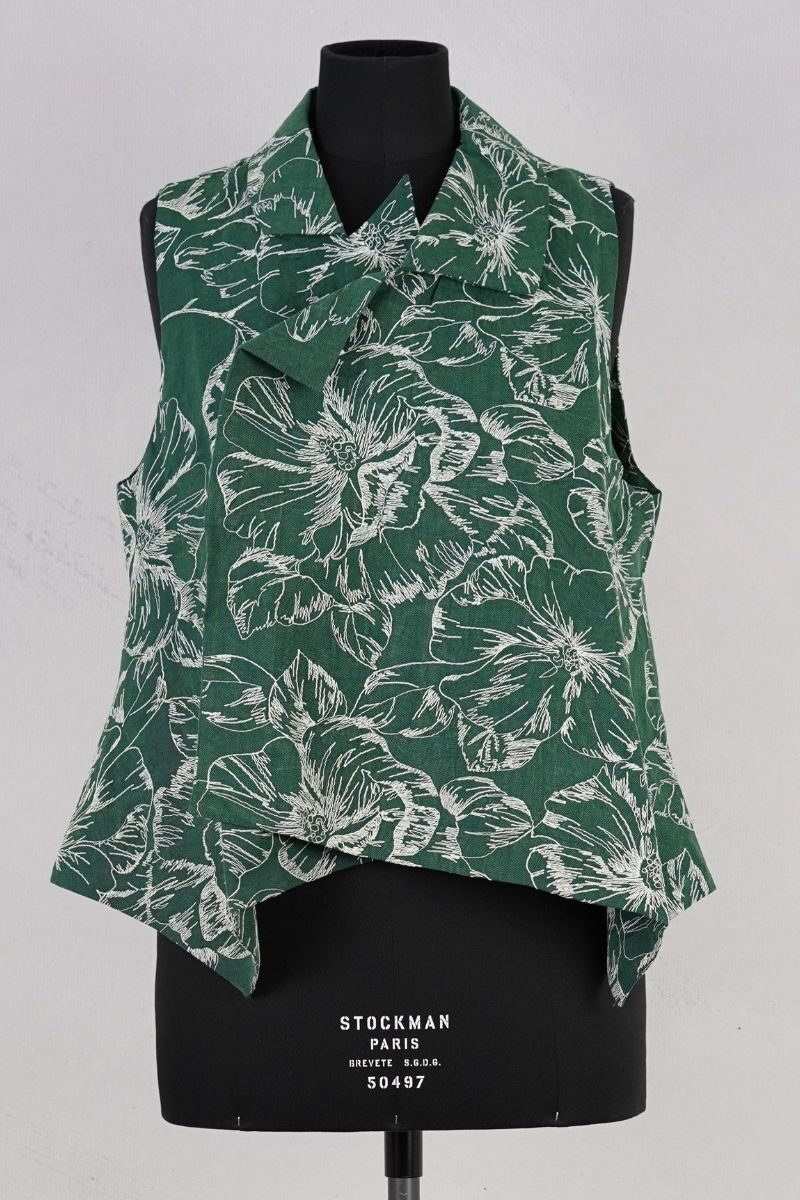dogstar sazanka vest sage abby maud face