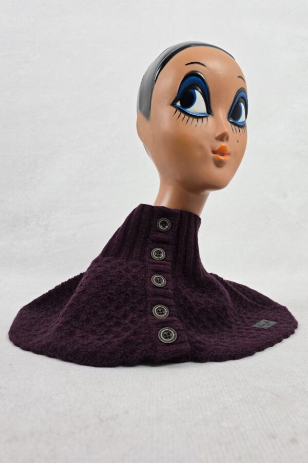 olars ulla col collar purple face 1