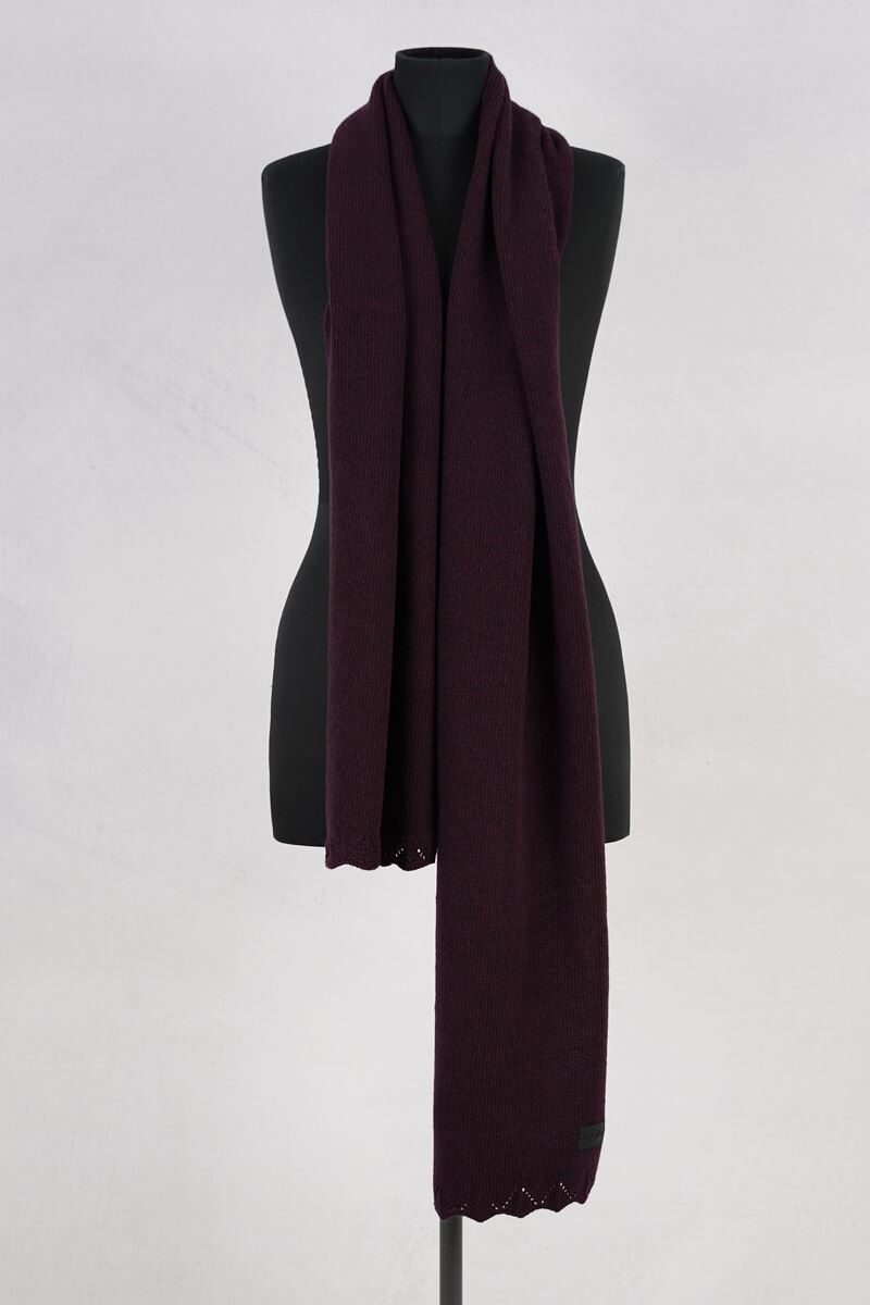 olars ulla echarpe solo purple abby maud face 1 olars ulla echarpe solo purple abby maud face 1