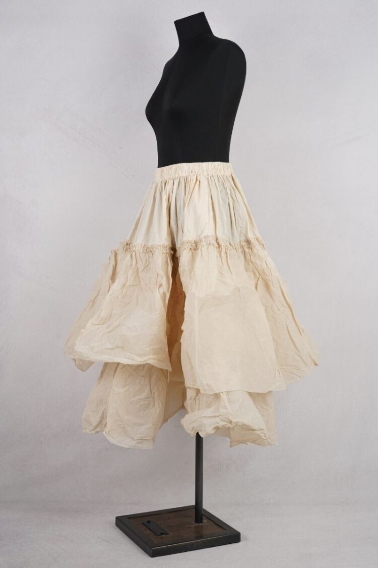 dogstar-camelia-petticoat-natural-abby-maud-profil-pied.jpg dogstar camelia petticoat natural abby maud profil pied