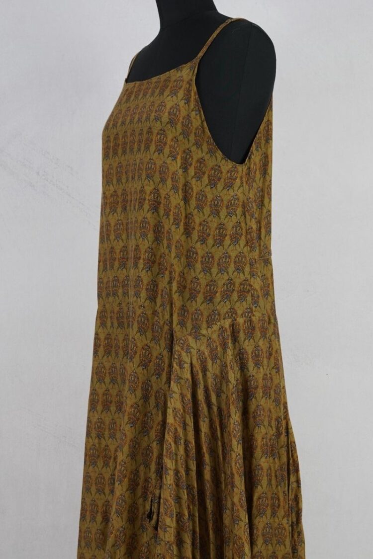 krista larson long pinwheel slip peacok peanut silk abby maud profil 2 krista larson long pinwheel slip peacok peanut silk abby maud profil 2