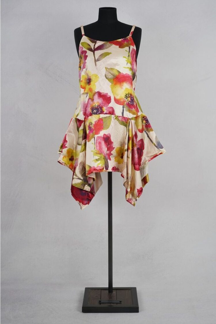 krista larson short pinwheel floral silk abby maud face 2 krista larson short pinwheel floral silk abby maud face 2